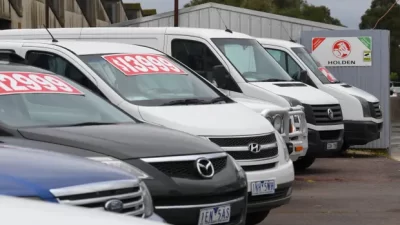 Booming second-hand car market leaves Australians out-of-pocket, overwhelmed and confused